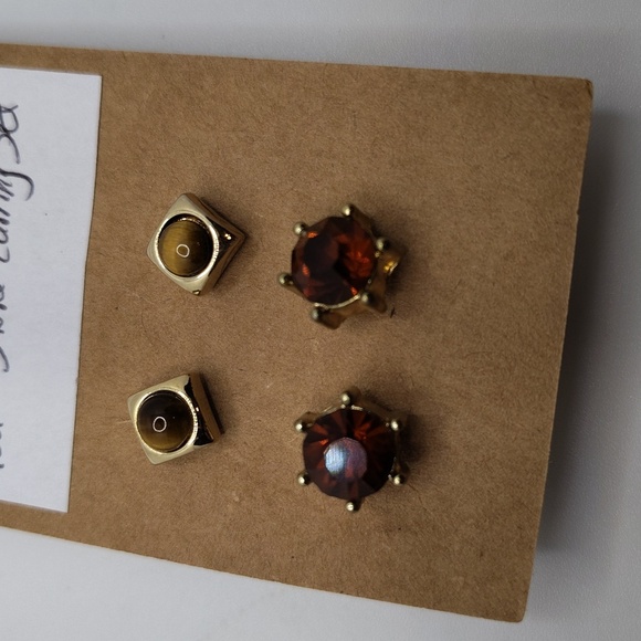Chic Gold and Black Stud Earrings - Picture 10 of 10